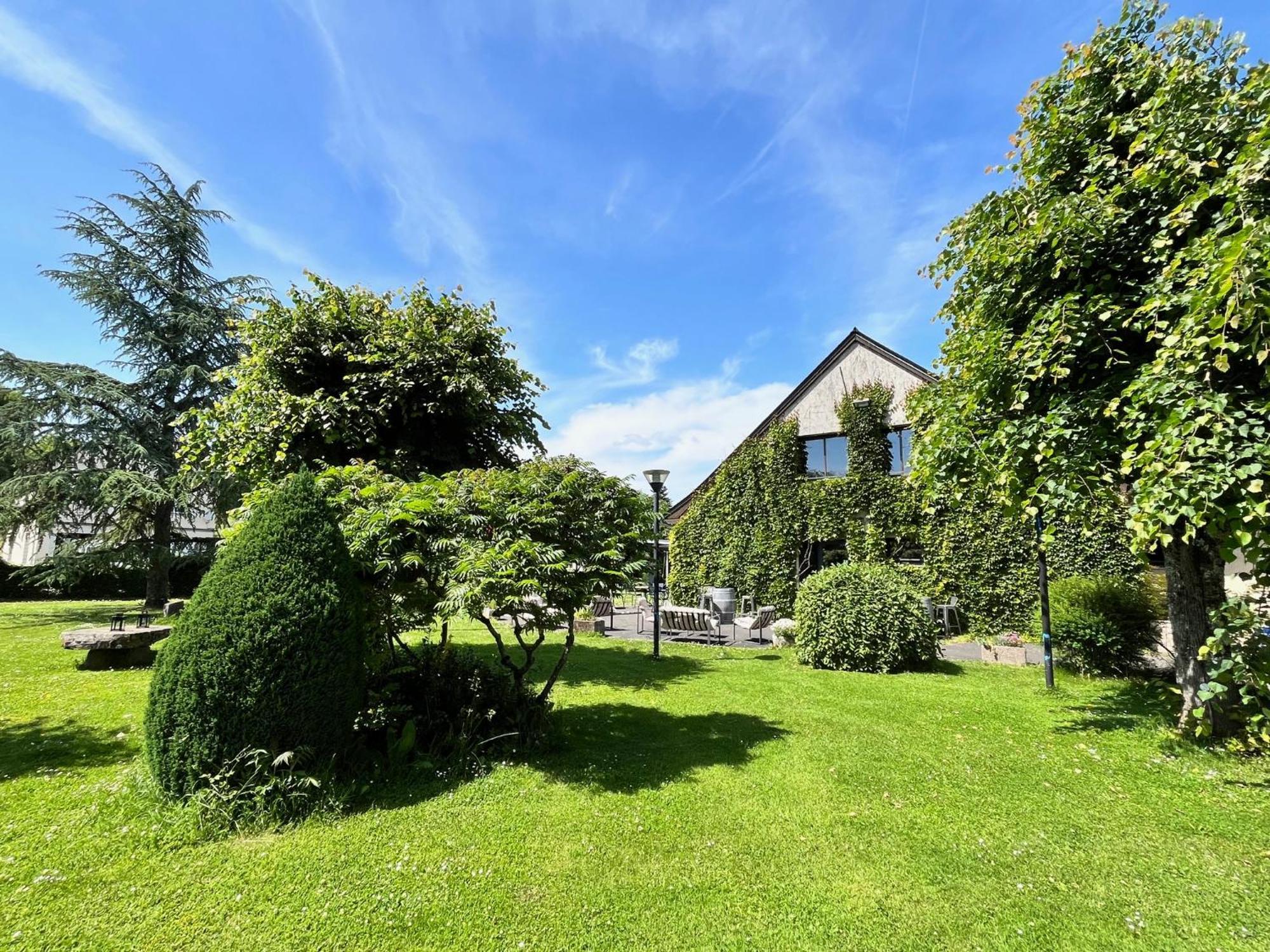 Logis Du Barrez Hotel 3*