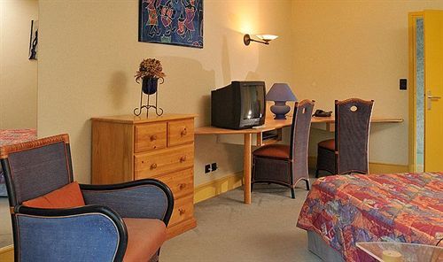 Hotel Logis Du Barrez 3*